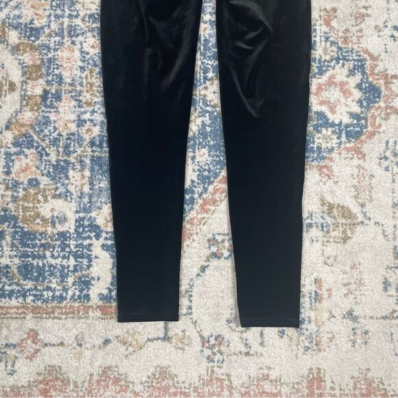 SPANX Shapewear Velvet Black Sculpting Leggings Size M Medium EUC - Picture 7 of 9